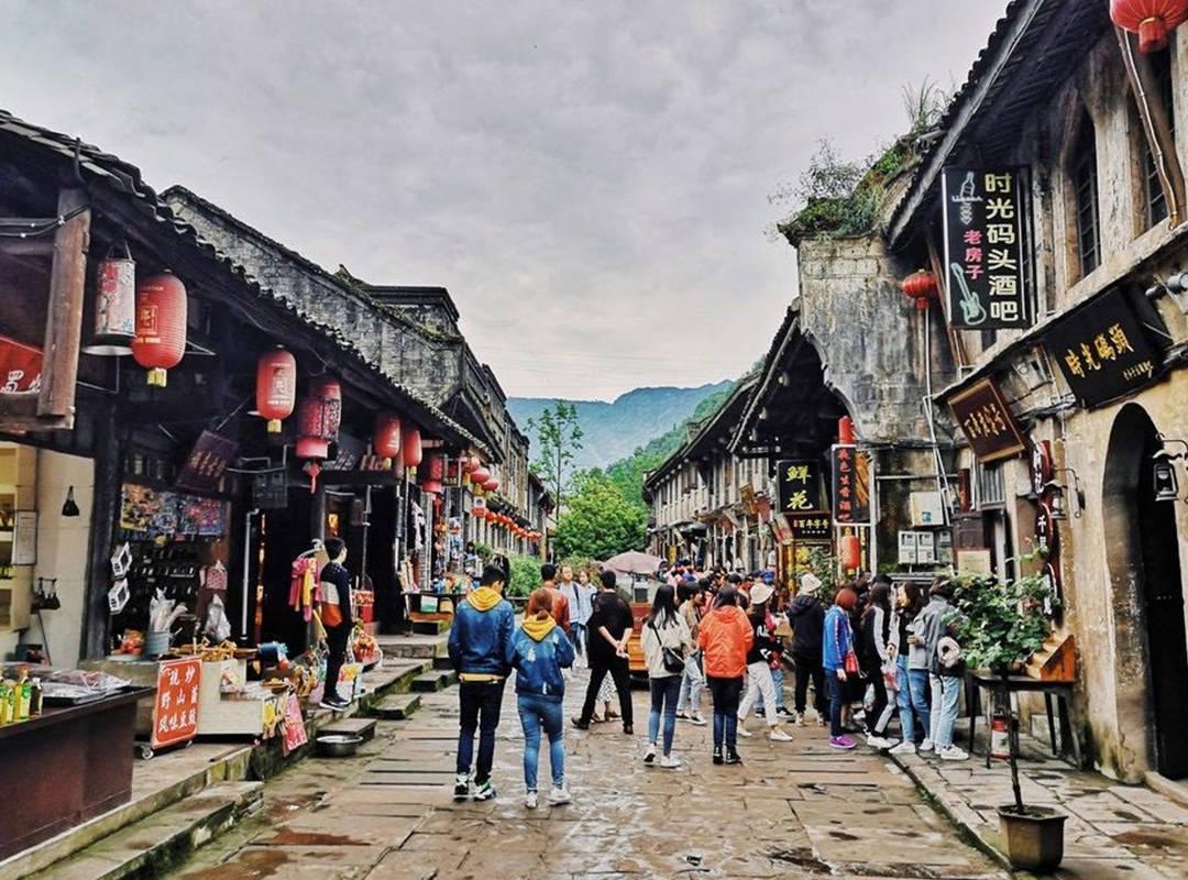 攀登高峰